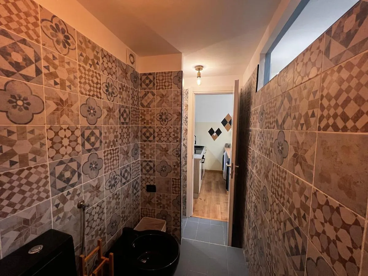 Apartament Regina Milano Ai Navigli - Sky Tv, Wifi And Breakfast Box