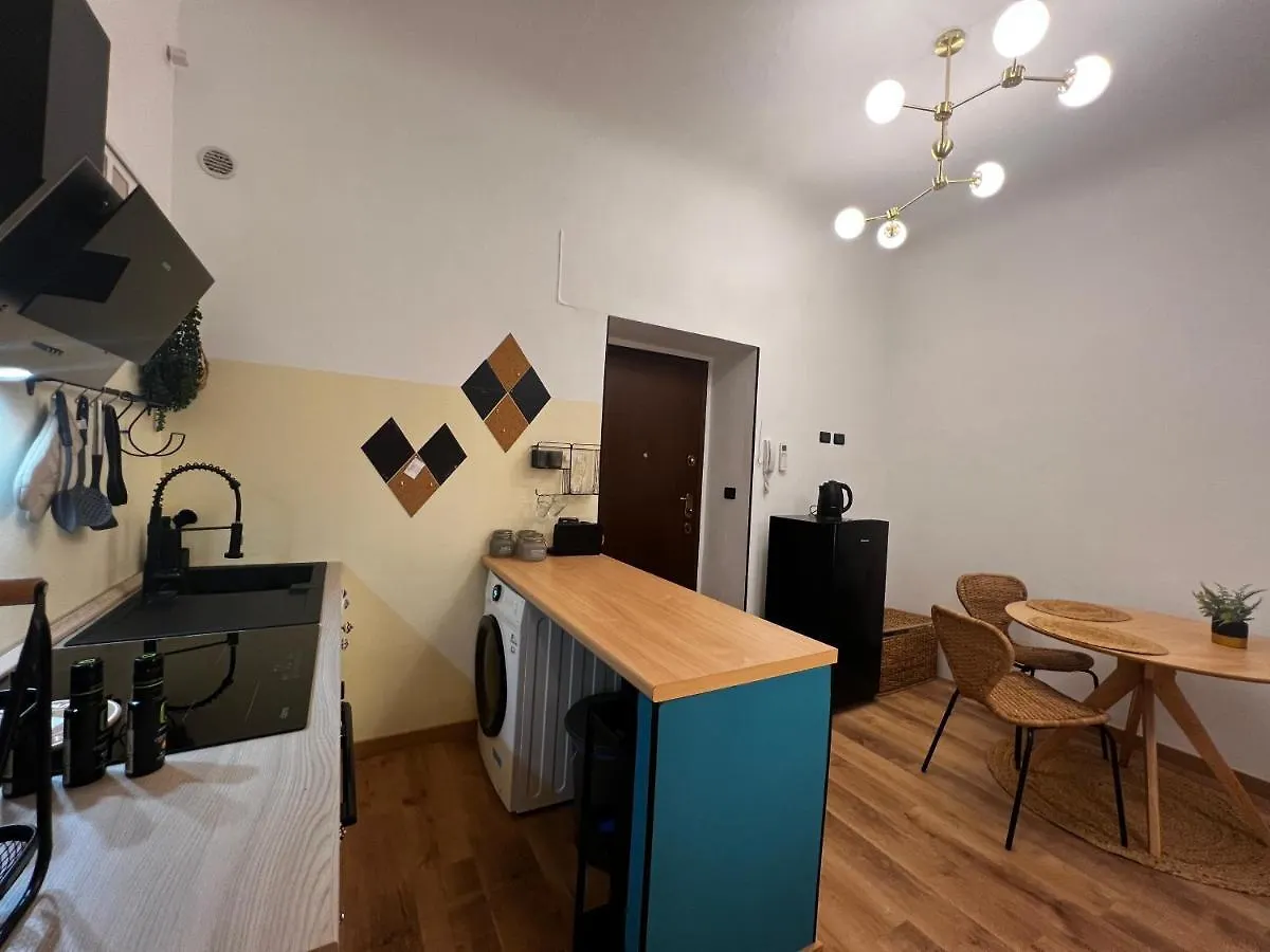 Regina Milano Ai Navigli - Sky Tv, Wifi And Breakfast Box Apartment