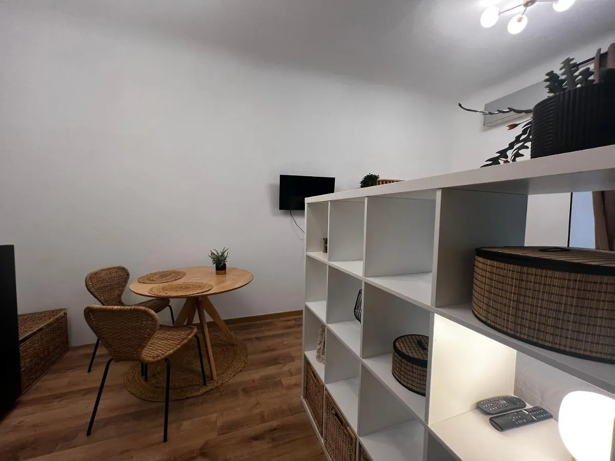 Regina Milano Ai Navigli - Sky Tv, Wifi And Breakfast Box Apartment  Milan