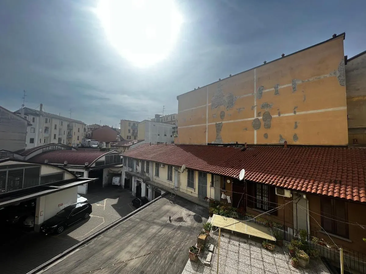 Regina Milano Ai Navigli - Sky Tv, Wifi And Breakfast Box Apartment 0*, Milan