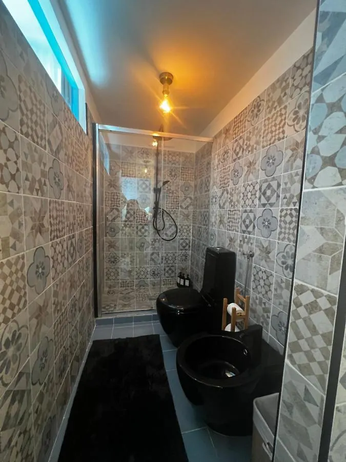 Regina Milano Ai Navigli - Sky Tv, Wifi And Breakfast Box Apartment Italy