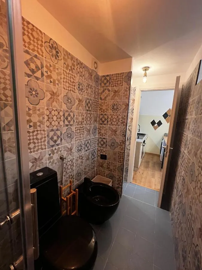 Regina Milano Ai Navigli - Sky Tv, Wifi And Breakfast Box Apartment Milan