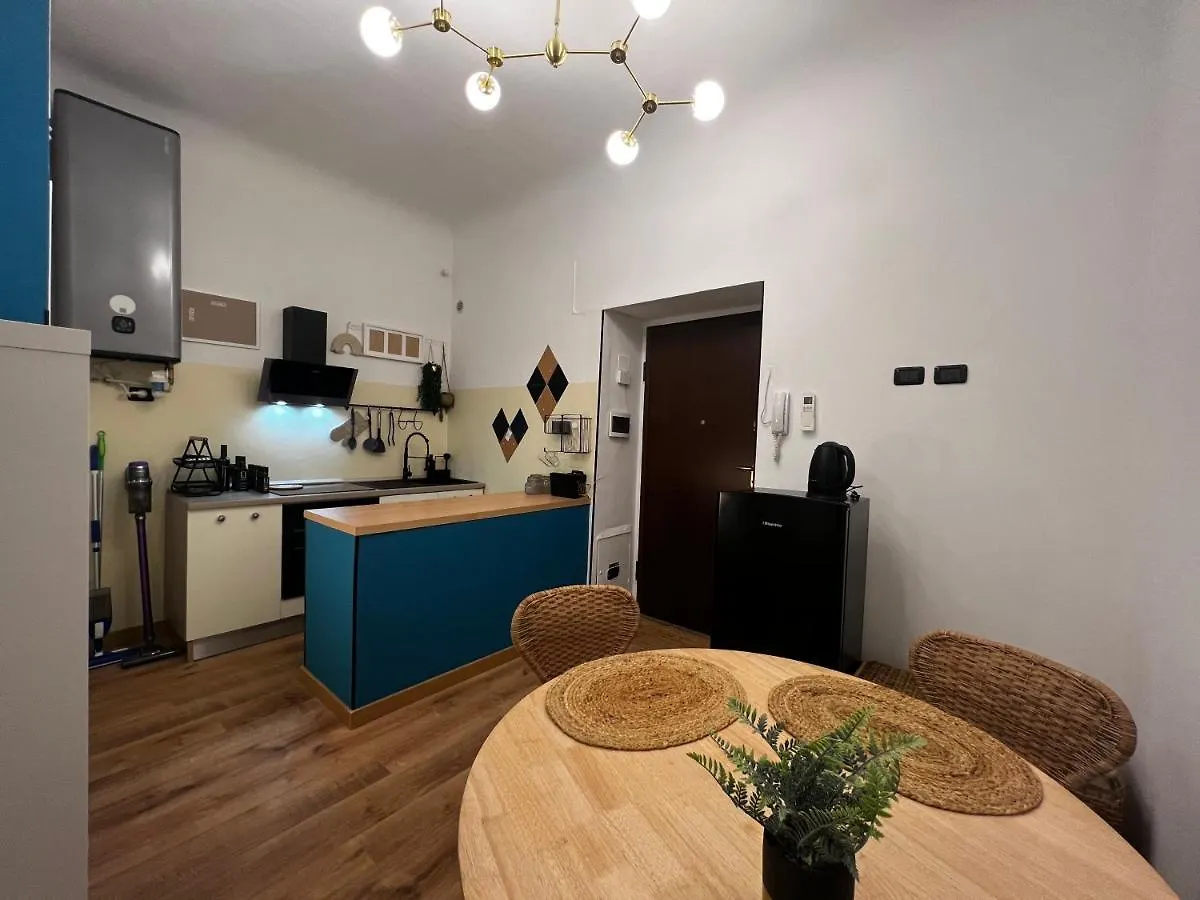 Regina Milano Ai Navigli - Sky Tv, Wifi And Breakfast Box Apartment