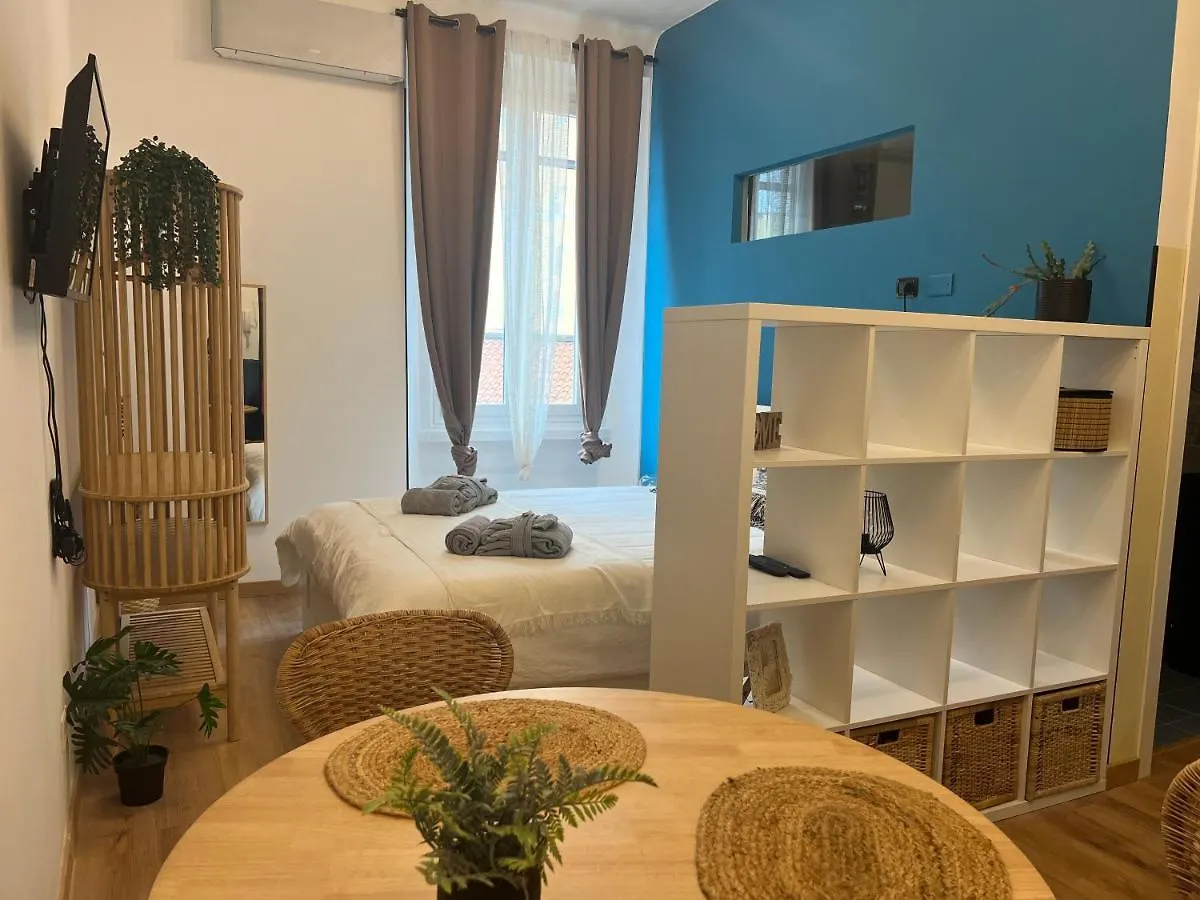 Regina Milano Ai Navigli - Sky Tv, Wifi And Breakfast Box Apartment