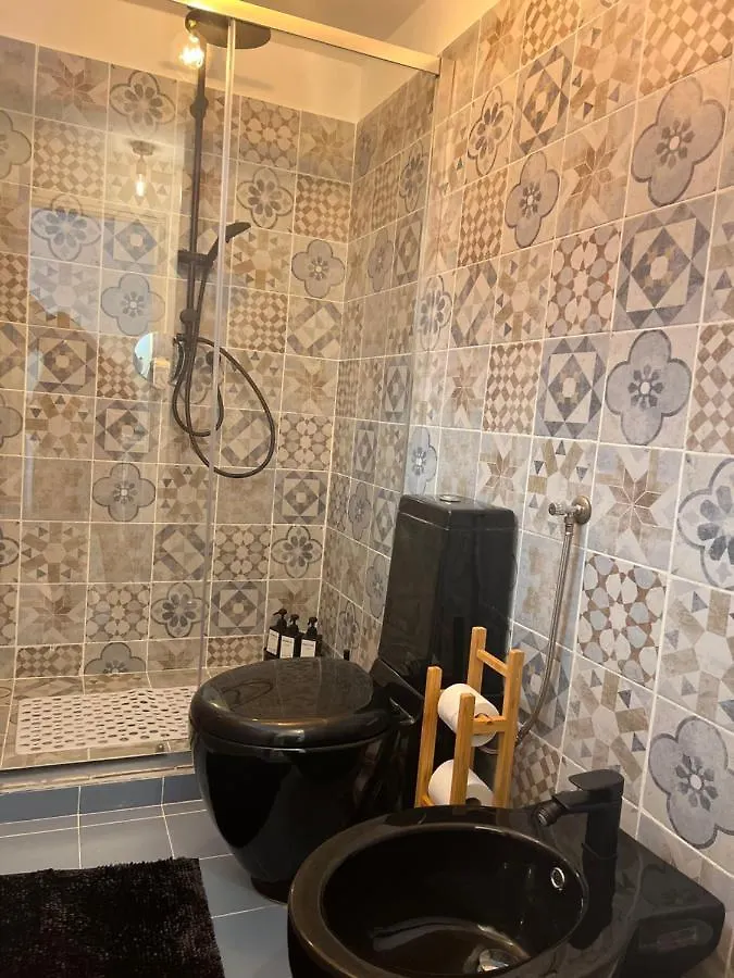 Regina Milano Ai Navigli - Sky Tv, Wifi And Breakfast Box Apartment