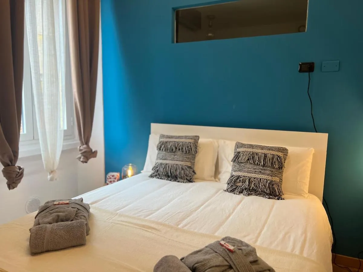 Regina Milano Ai Navigli - Sky Tv, Wifi And Breakfast Box Apartment