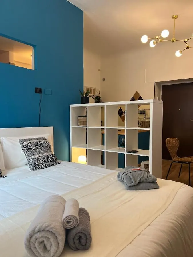 Regina Milano Ai Navigli - Sky Tv, Wifi And Breakfast Box Apartment